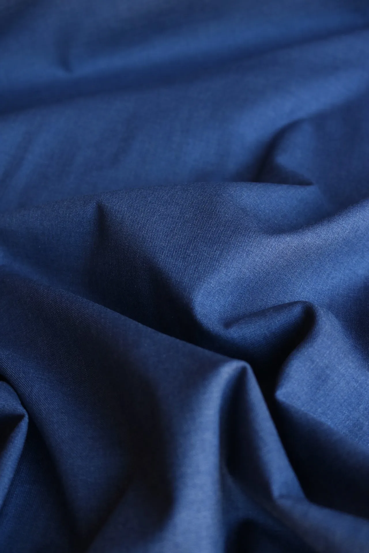 1YD 9IN REMNANT; Navy | Lisbon Brushed Melange Solid | Robert Kaufman