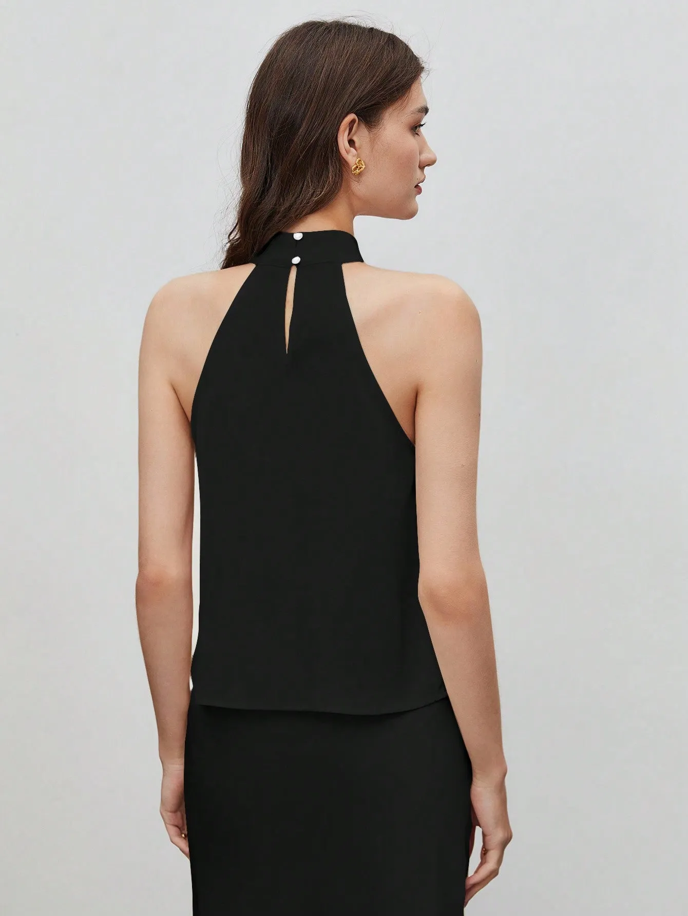 BIZwear Women's Solid Color Sleeveless Halter Shirt