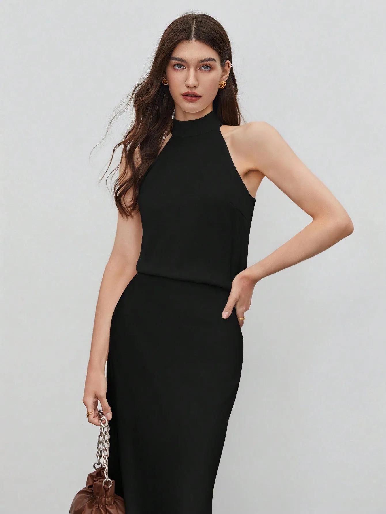 BIZwear Women's Solid Color Sleeveless Halter Shirt