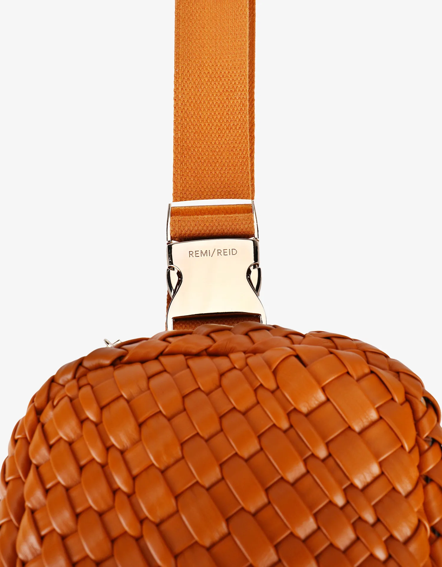 EVERLEIGH WOVEN BELT BAG BROWN