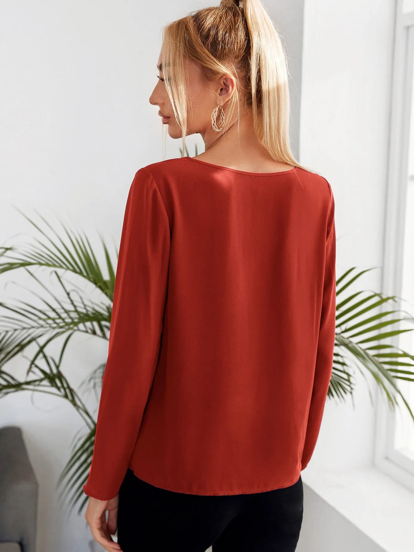 Solid Keyhole Neck Blouse