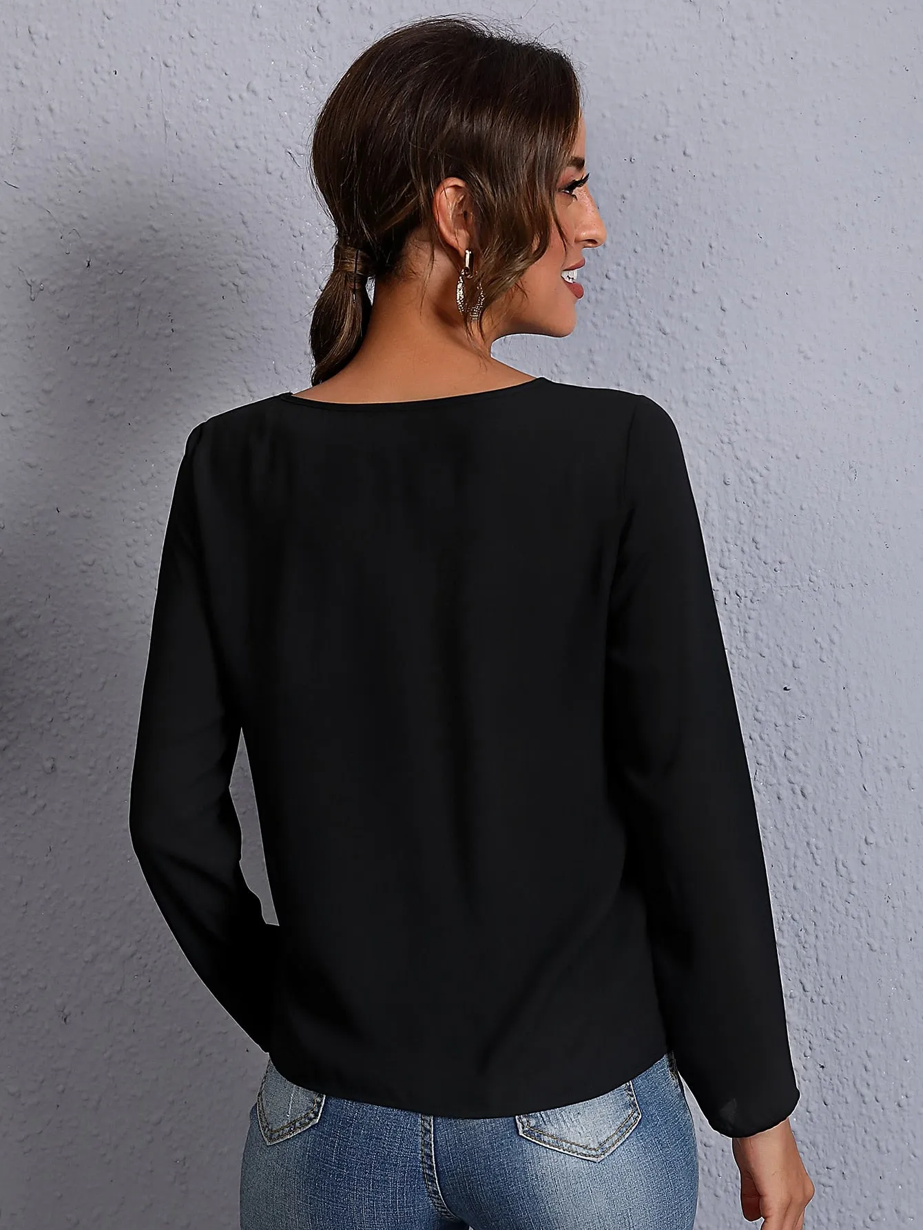 Solid Keyhole Neck Blouse