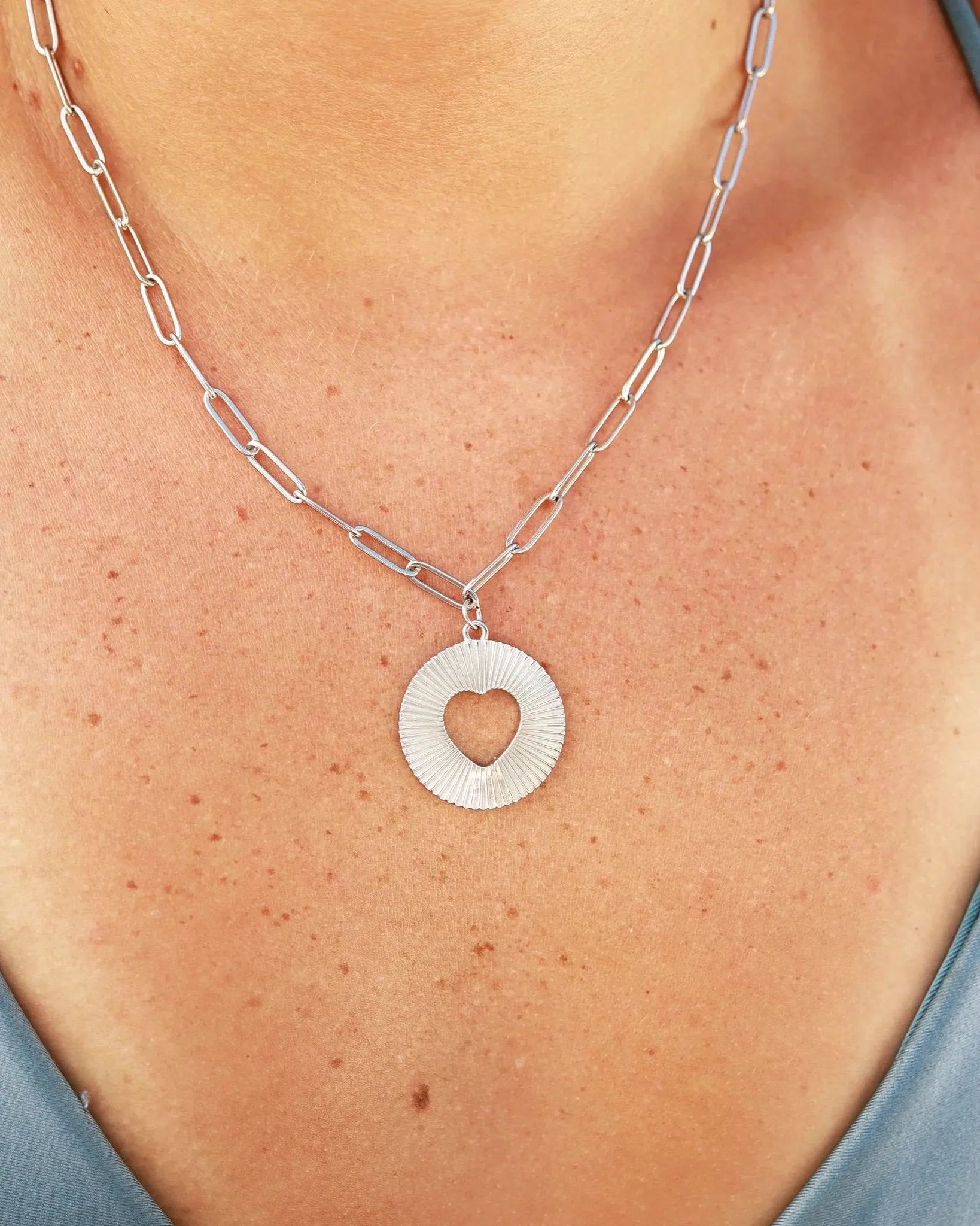 Sunburst Heart Pendant Necklace (Waterproof)